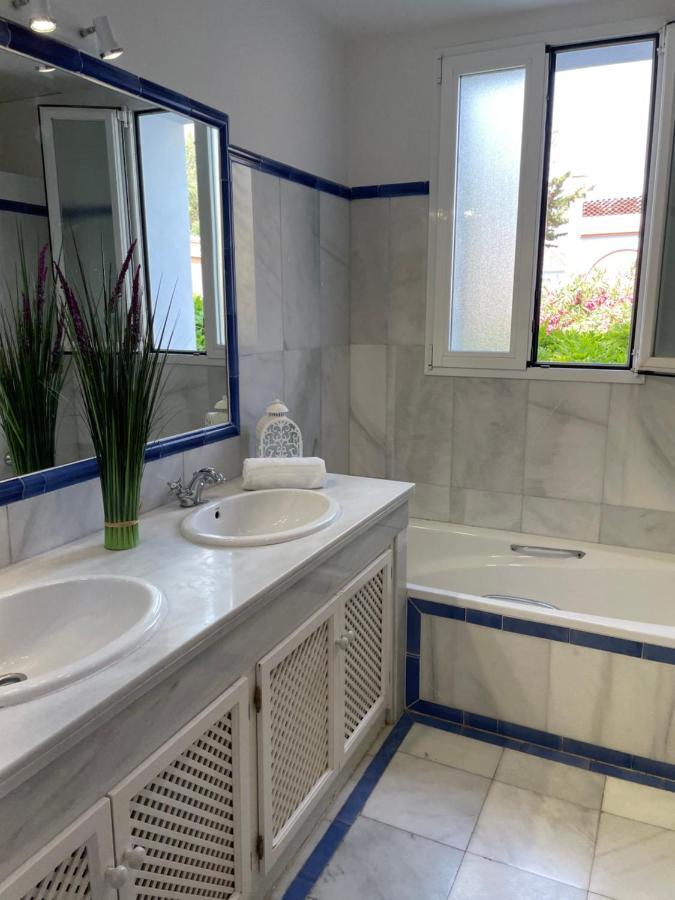 La Perla De La Bahia, Urbanizacion Gran Lujo Apartment Bahia de Casares Екстериор снимка